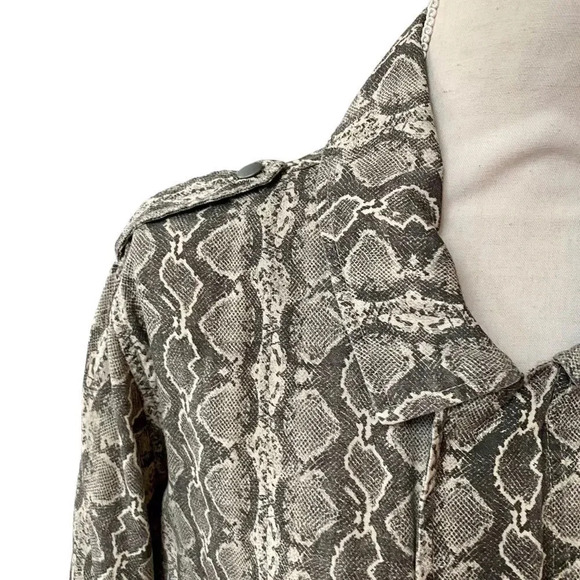 Blank NYC Snakeskin Print Cropped Jacket Size L 100% Lyocell Lightweight - Picture 2 of 12